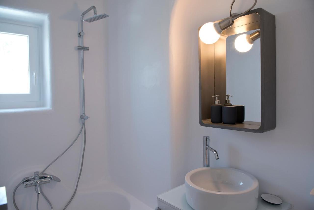 Diles Villas & Suites Mykonos Tourlos Buitenkant foto