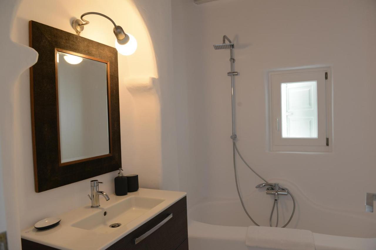 Diles Villas & Suites Mykonos Tourlos Buitenkant foto